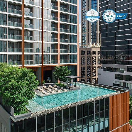 Oakwood Suites Bangkok Exterior foto The rooftop pool
