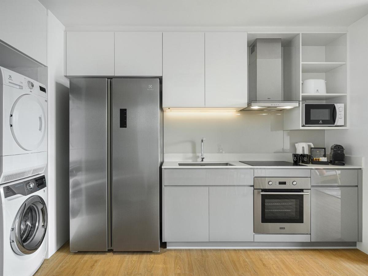 Oakwood Suites Bangkok Exterior foto A modern kitchen