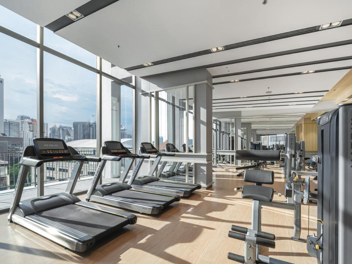 Oakwood Suites Bangkok Exterior foto The gym