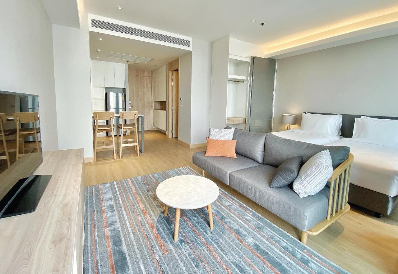 Oakwood Suites Bangkok Exterior foto A typical one-bedroom apartment