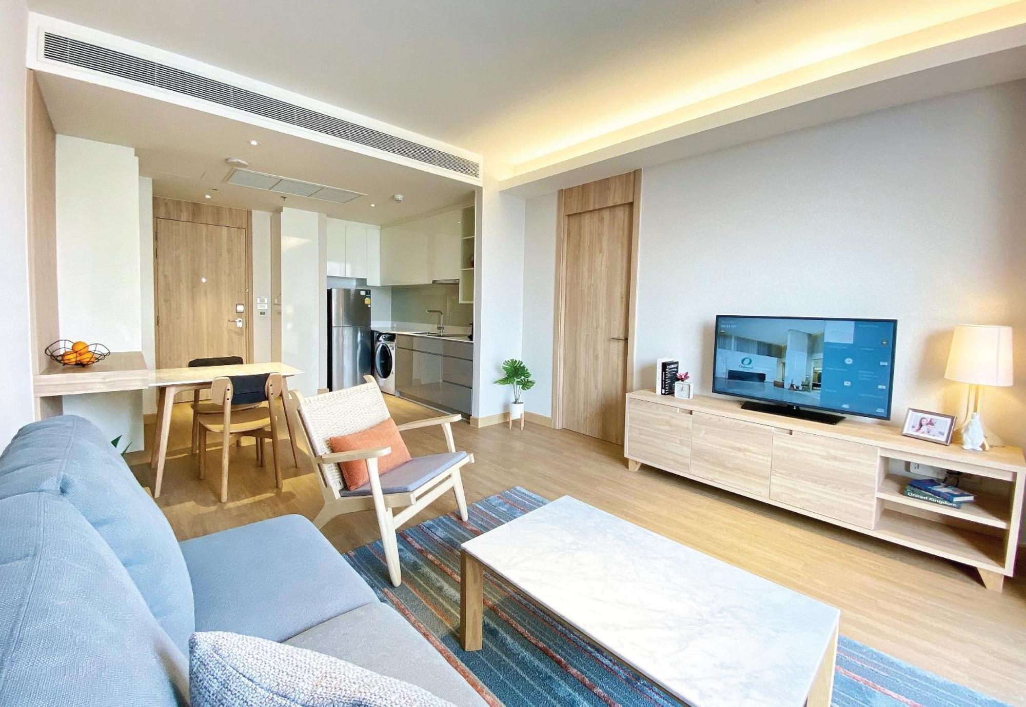 Oakwood Suites Bangkok Exterior foto A typical apartment at The Panorama